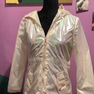 URBAN REPUBLIC
LITTLE GIRLS’ IRIDESCENT HOODED RAINCOAT